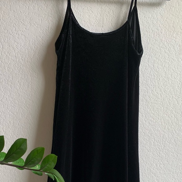 Brandy Melville Little Black Dress - Picture 4 of 5